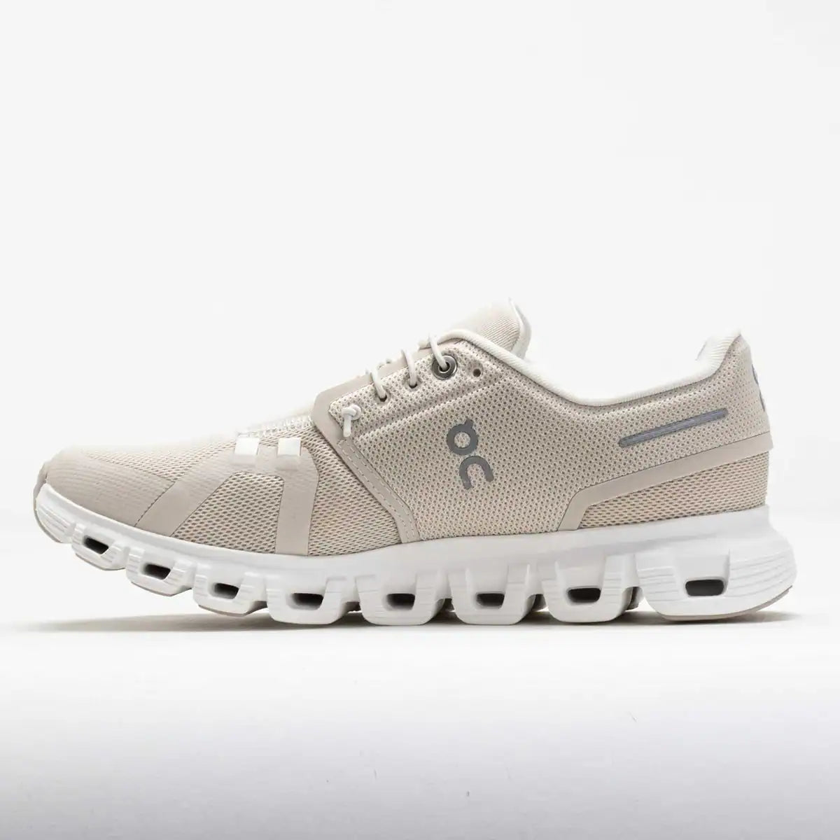 On Running Cloud 6 Pearl White