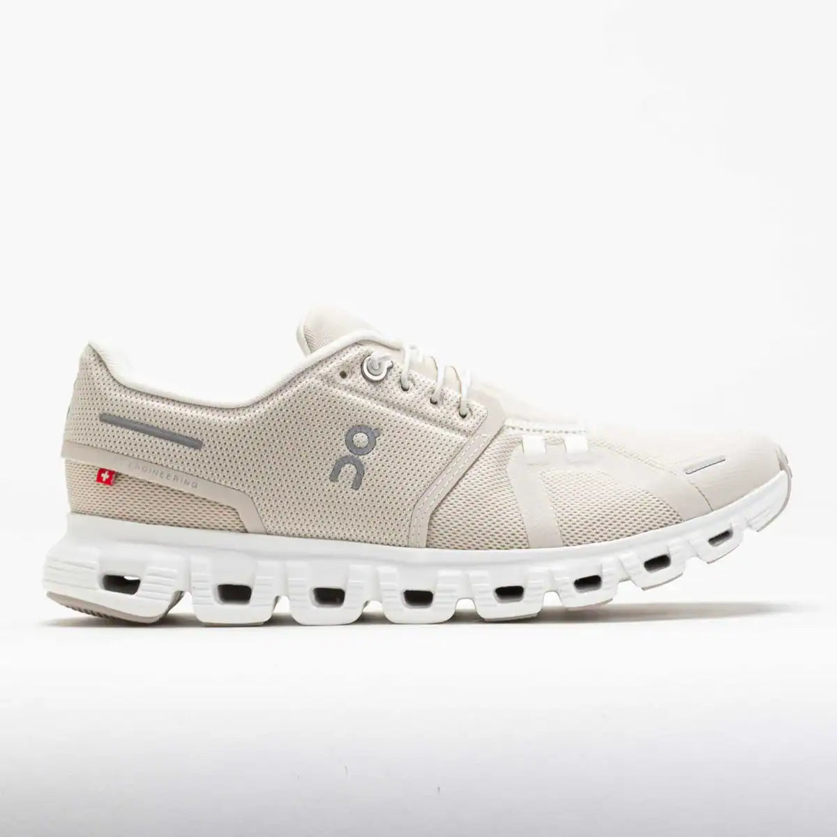 On Running Cloud 6 Pearl White
