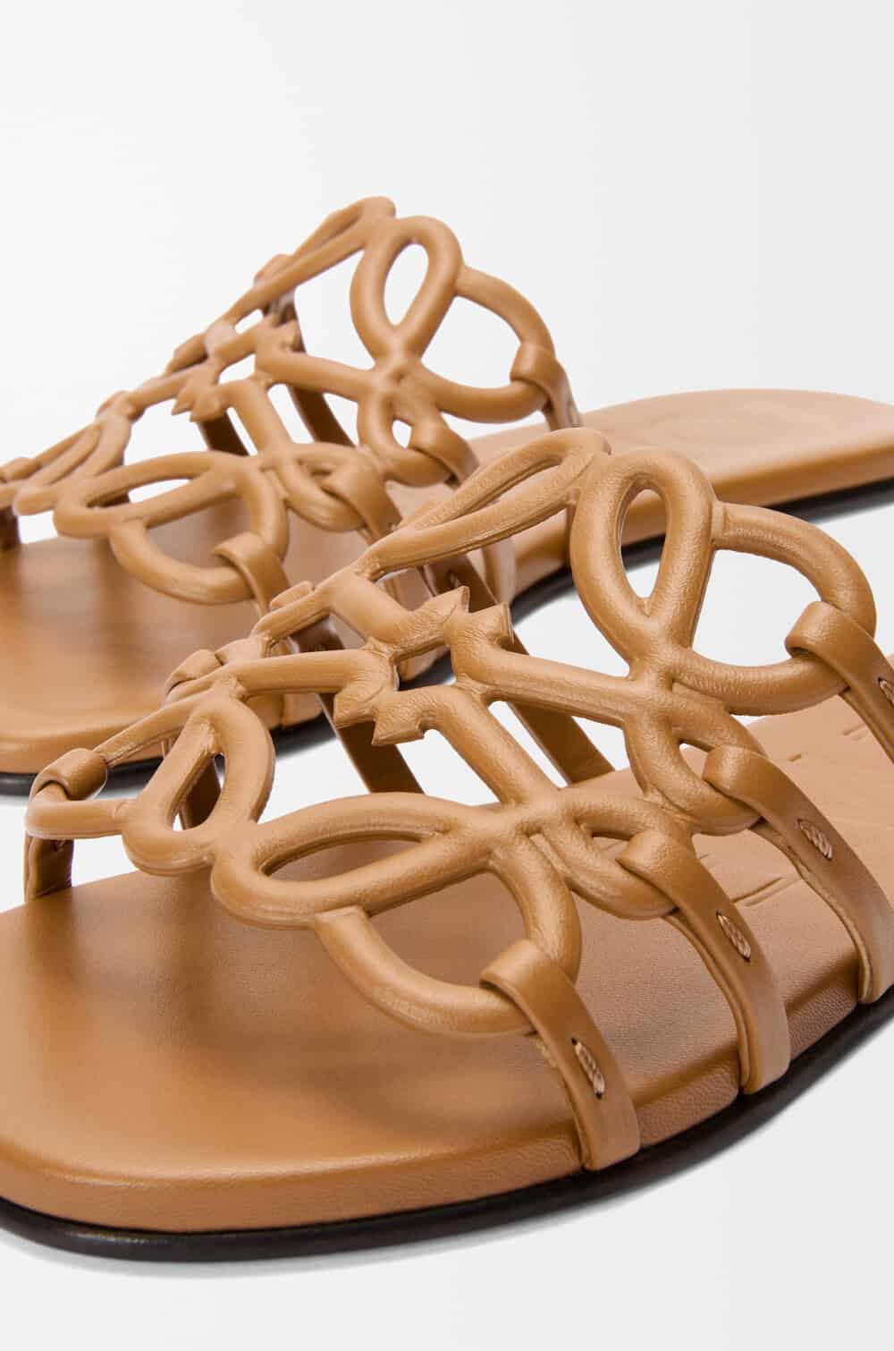 lOEWE Petal Anagram Slide In Soft Calfskin Camel
