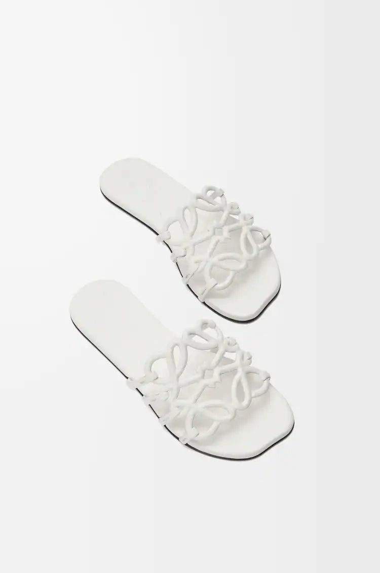 lOEWE Petal Anagram Slide In Soft Calfskin Anthurium White
