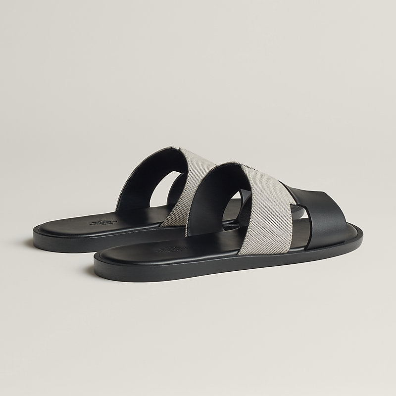 Hermes Izmir Sandal Prunoir / Noir