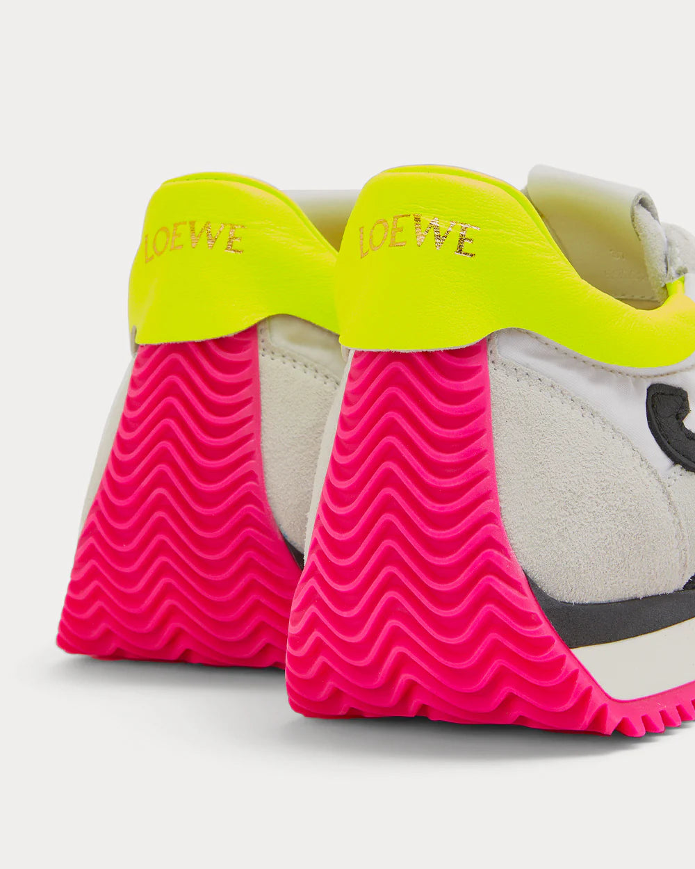 Flow Runner In Nylon And Suede Soft White/Neon Pink