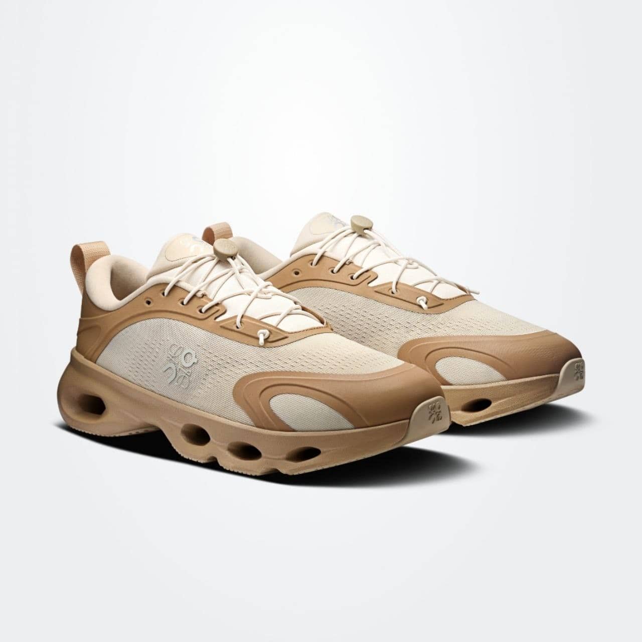 On Cloudsolo loewe Dark sand "Cream"