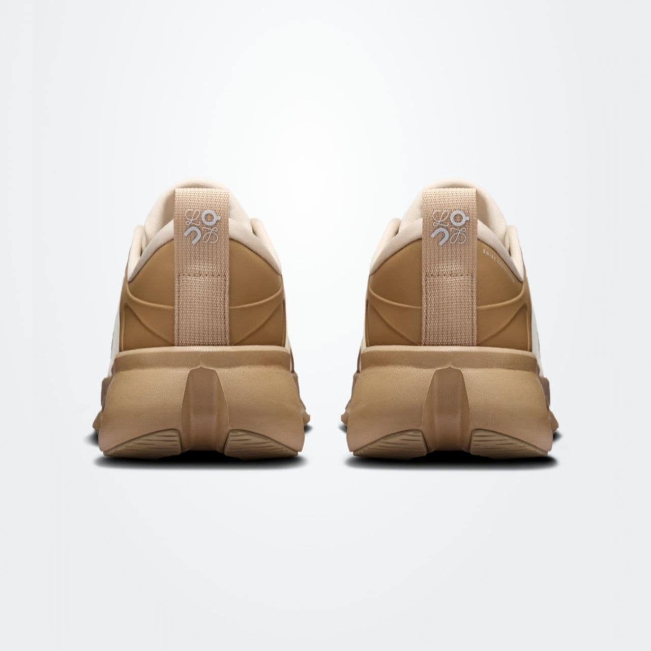 On Cloudsolo loewe Dark sand "Cream"